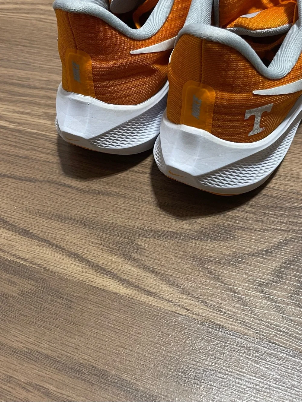 Nike Air Zoom Pegasus 39 Tennessee Volunteers Orange DR1975-800 Size 7